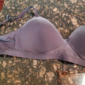 Tahari Wirefree Bra- NWOT 38c